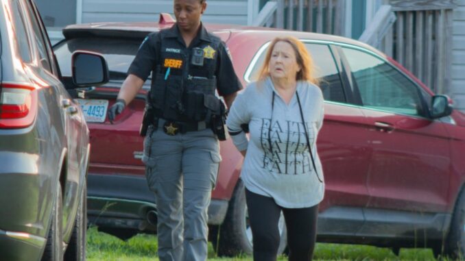 071125. dogs Dahl arrested